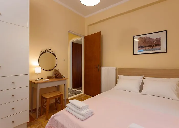 Metropolis Apartment - 150M From St Marcus Square, By Zantewize
