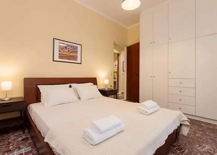Metropolis Apartment - 150M From St Marcus Square, By Zantewize
